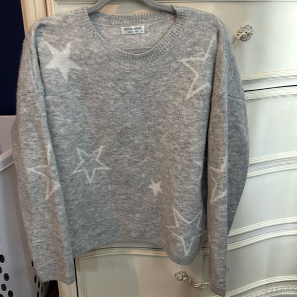 Grey sweater with stars - Picture 1 of 3